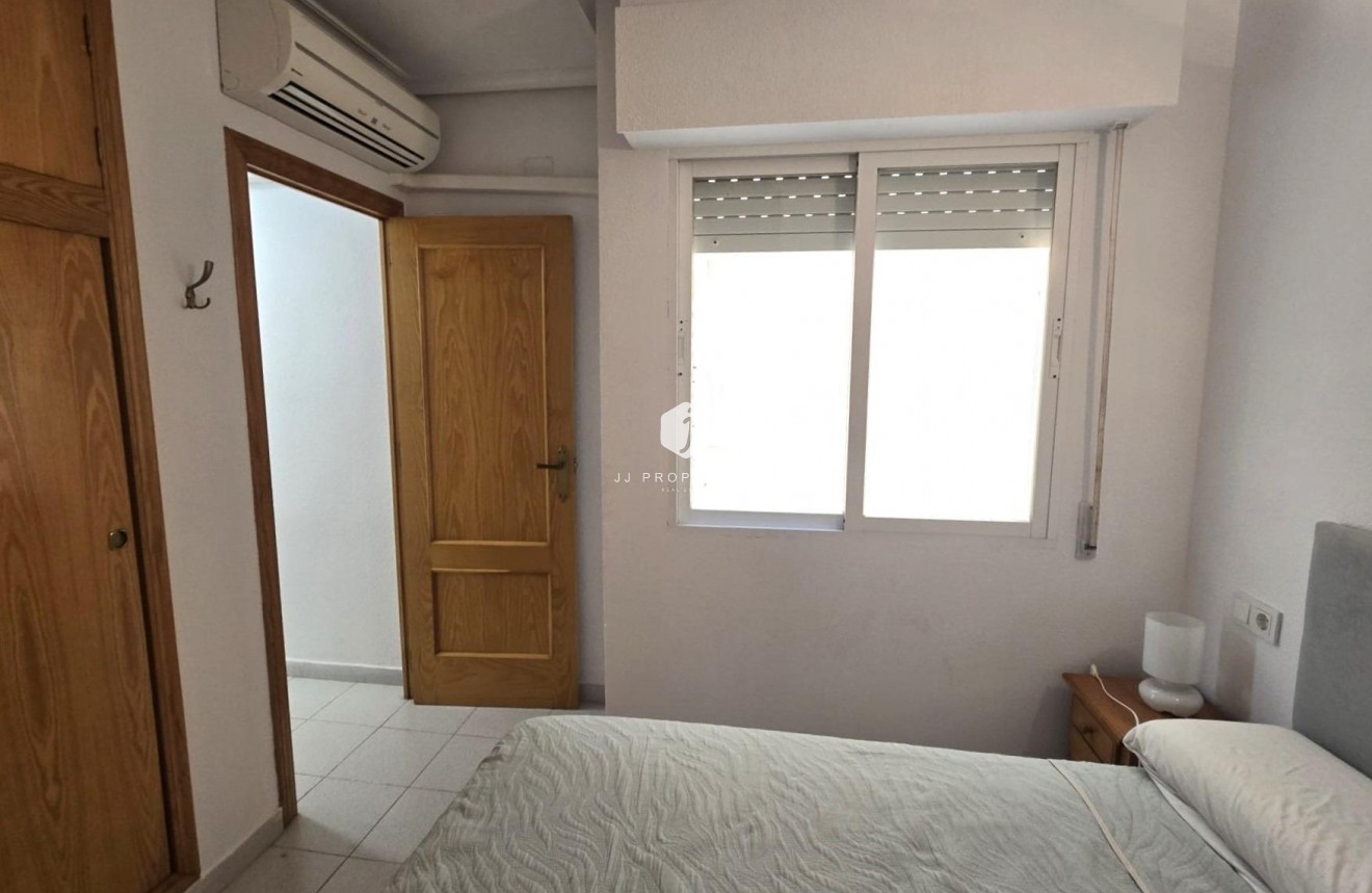 D'occasion - Appartement -
Torrevieja - La Mata Pueblo