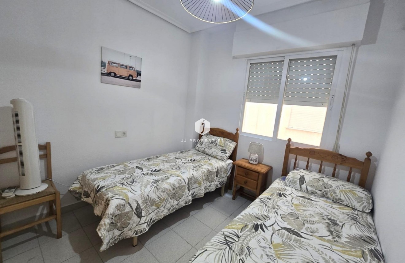 D'occasion - Appartement -
Torrevieja - La Mata Pueblo