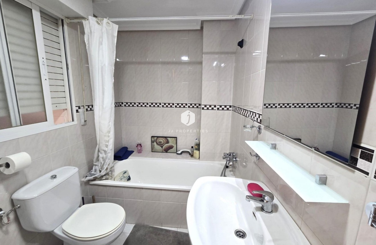 D'occasion - Appartement -
Torrevieja - La Mata Pueblo