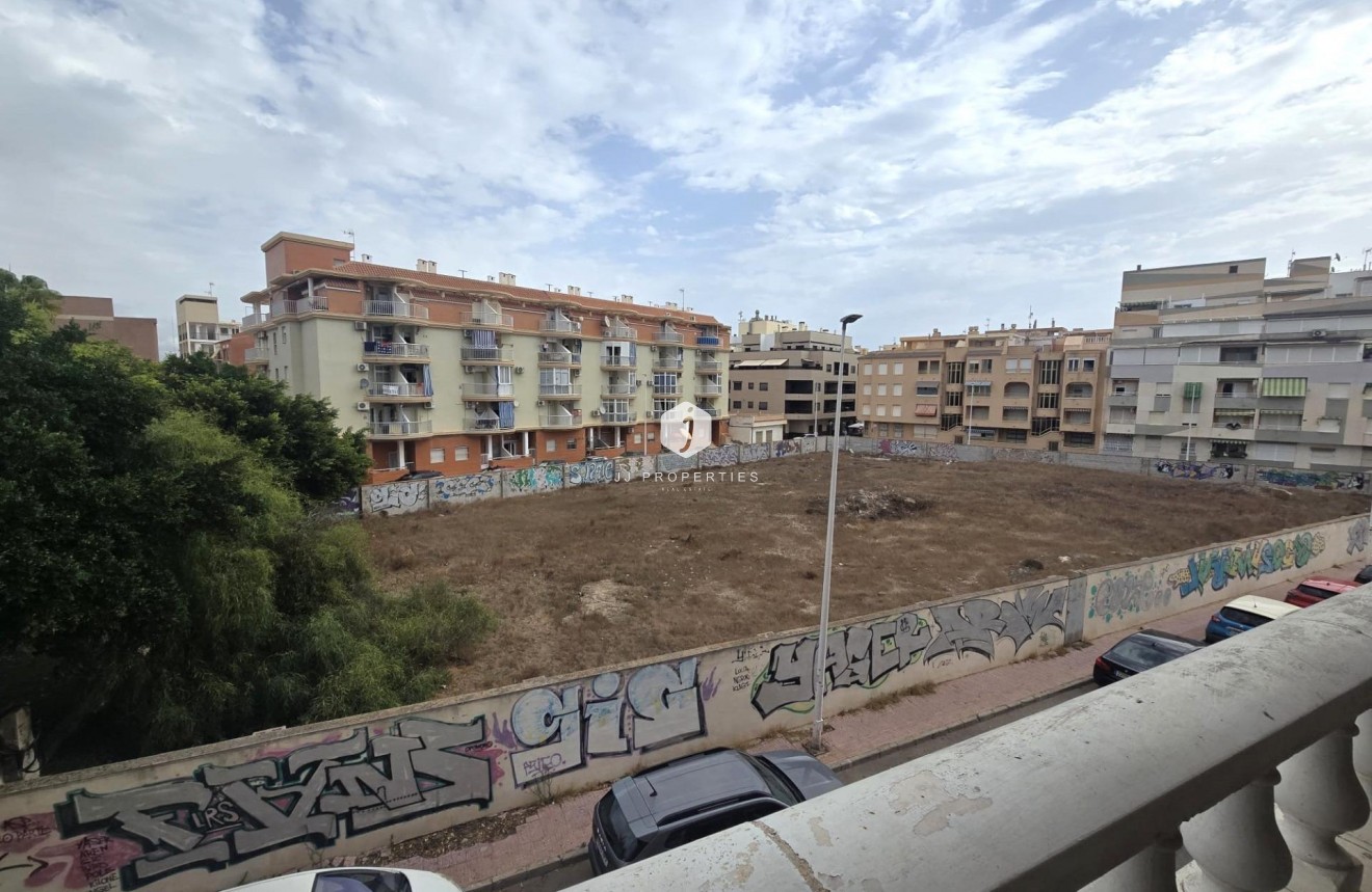 D'occasion - Appartement -
Torrevieja - La Mata Pueblo