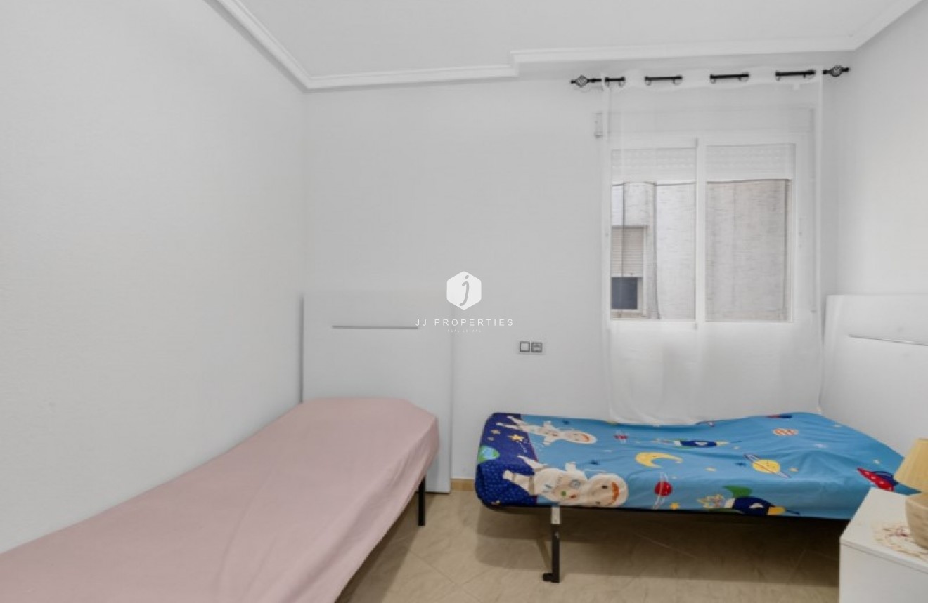 D'occasion - Appartement -
Torrevieja - Costa Blanca