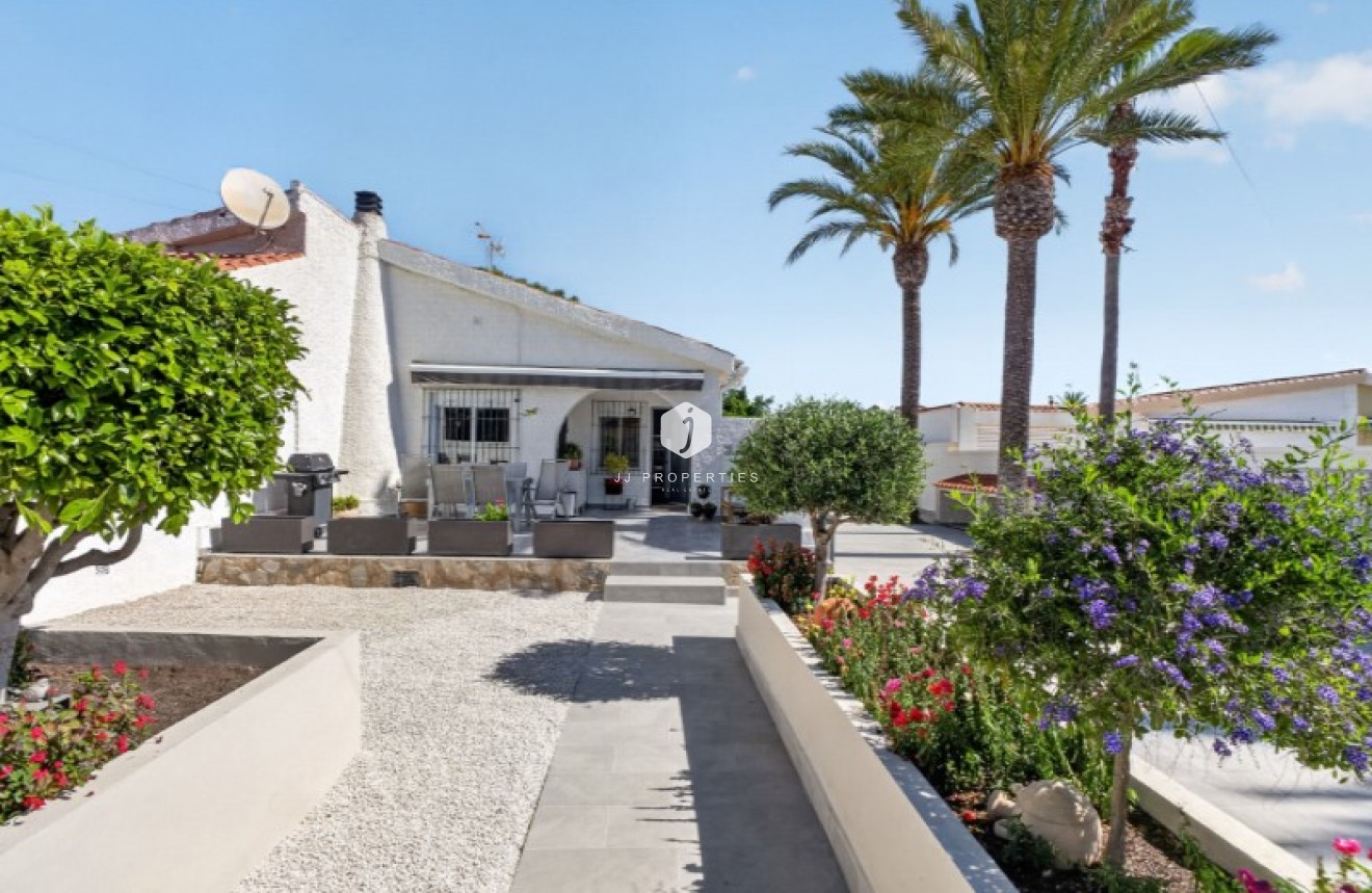 D'occasion - Villa -
Torrevieja - Costa Blanca