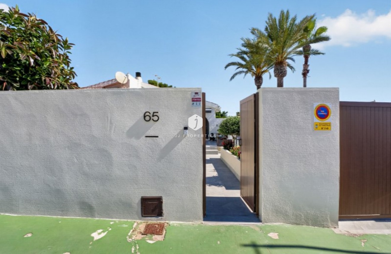 D'occasion - Villa -
Torrevieja - Costa Blanca