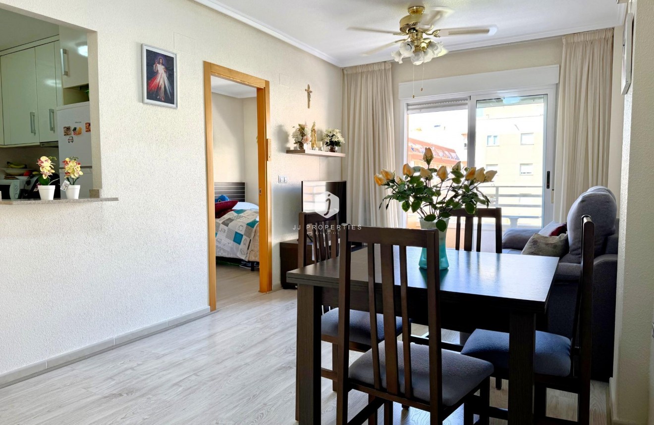 Resale - Apartment / flat -
Torrevieja - El molino