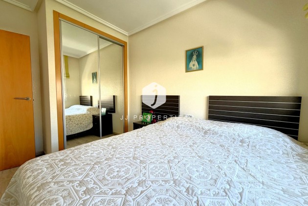 Resale - Apartment / flat -
Torrevieja - El molino