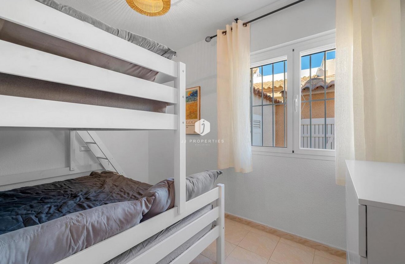 Segunda mano - Bungalow -
Torrevieja - Los Balcones