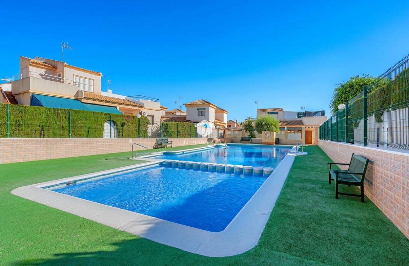 Segunda mano - Bungalow -
Torrevieja - Los Balcones