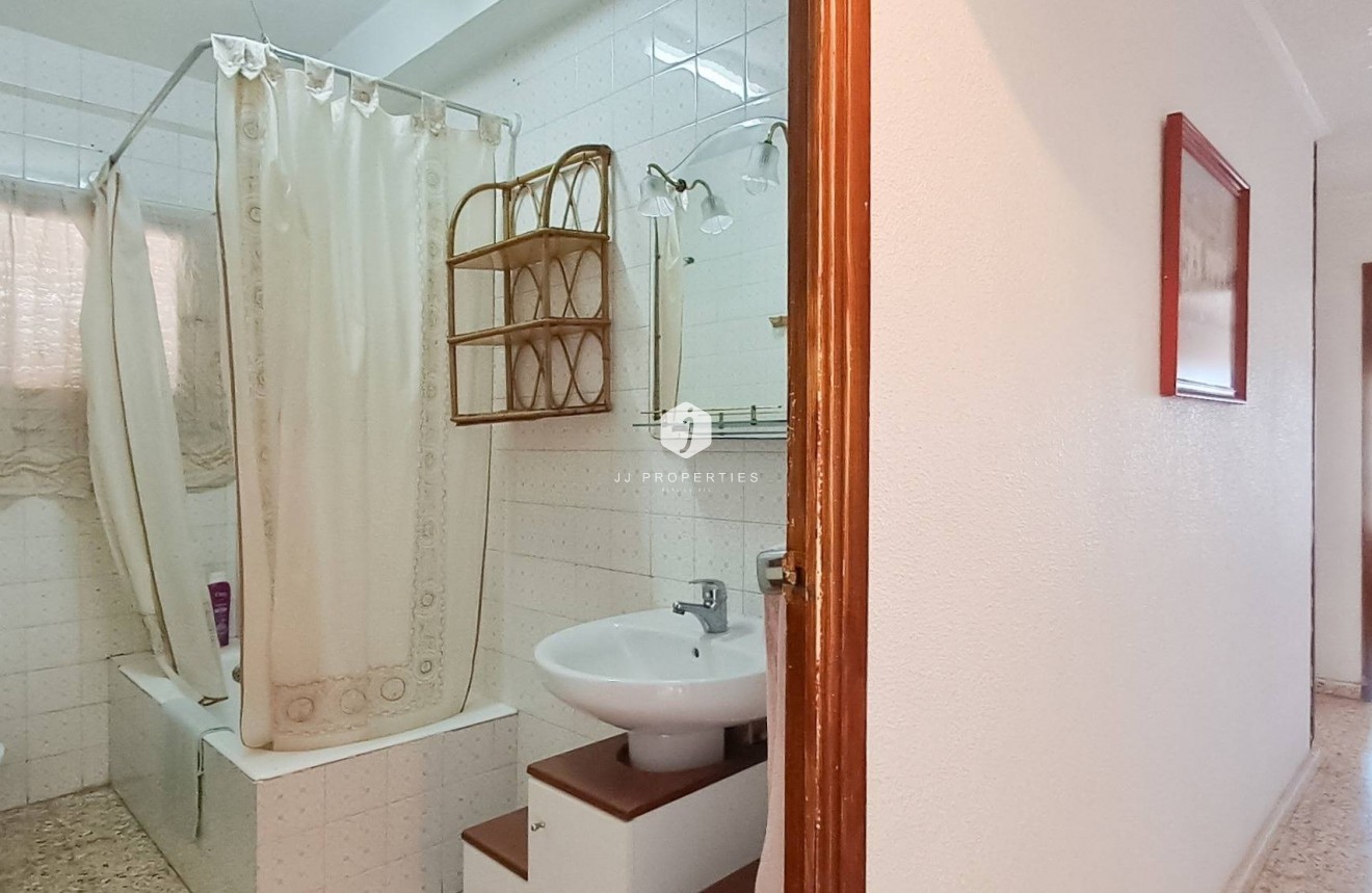 Resale - Penthouse -
Torrevieja - Playa de los Naufragos