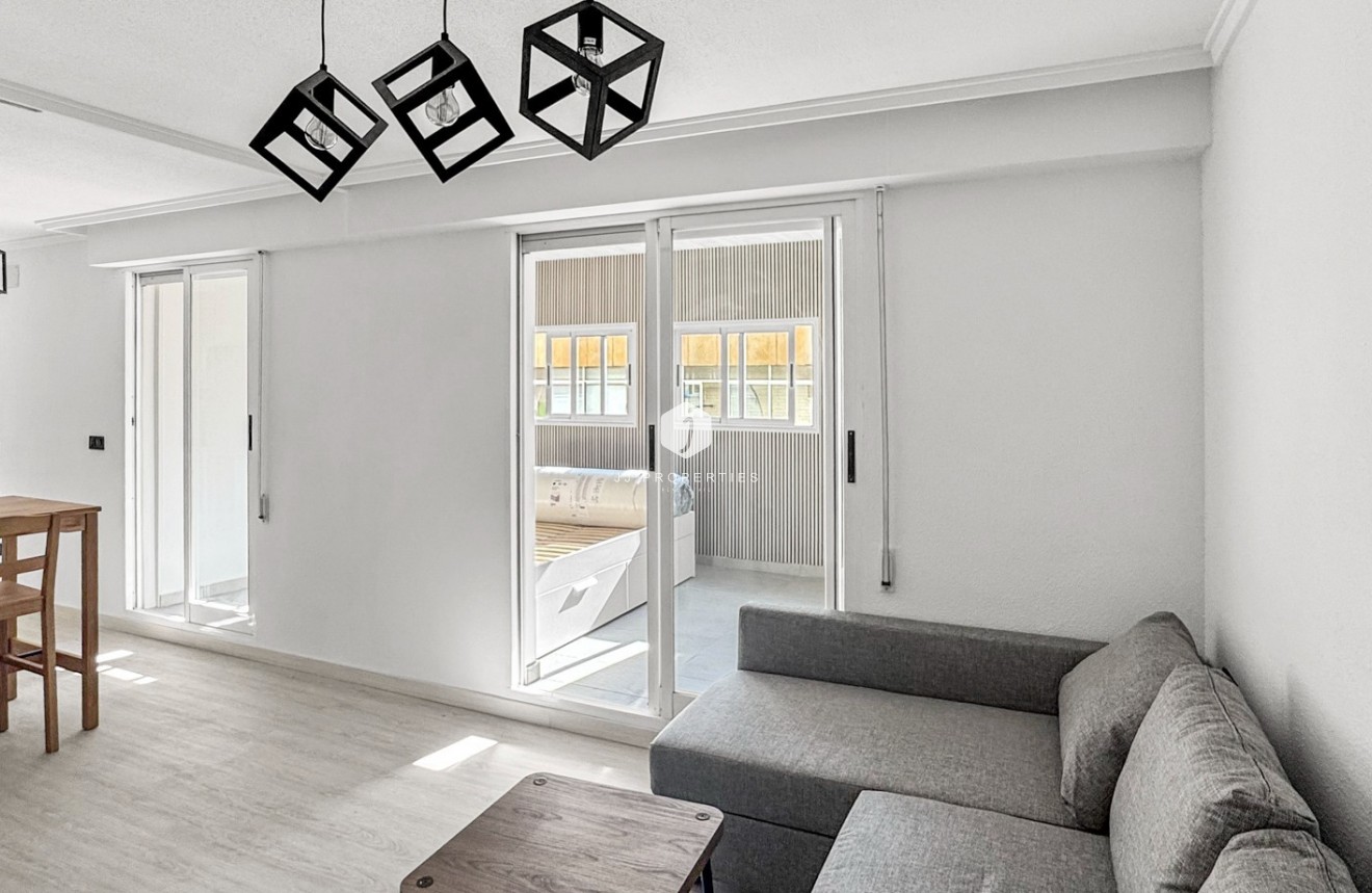 D'occasion - Appartement -
Torrevieja - Costa Blanca