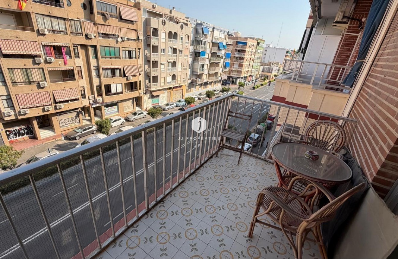Resale - Apartment / flat -
Torrevieja - Acequion