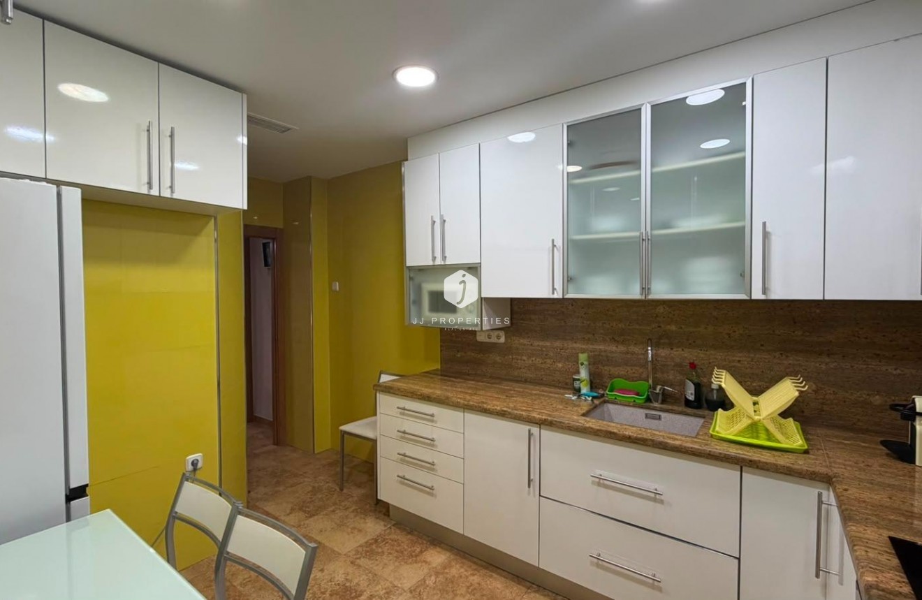 Tweedehands - Appartement / flat -
Torrevieja - Acequion