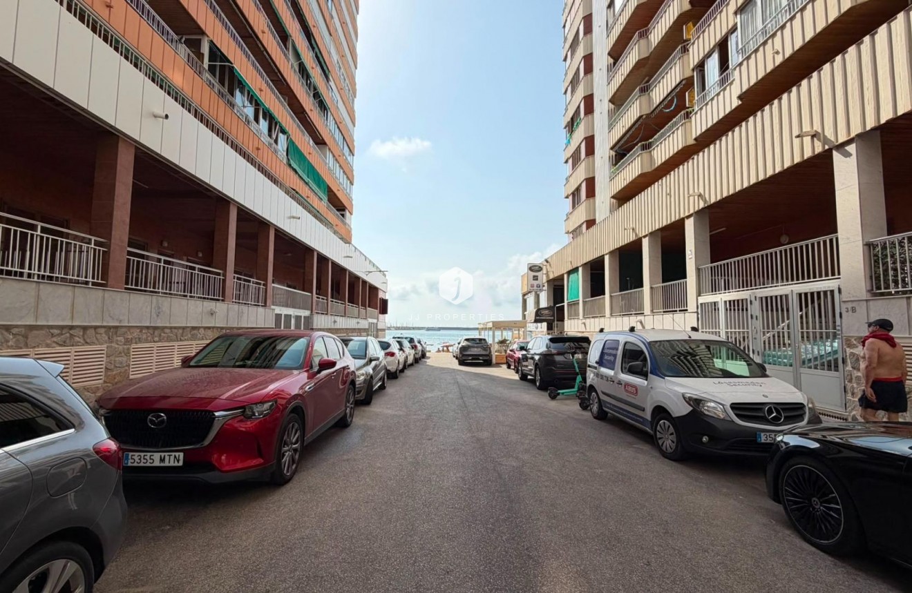 Tweedehands - Appartement / flat -
Torrevieja - Acequion