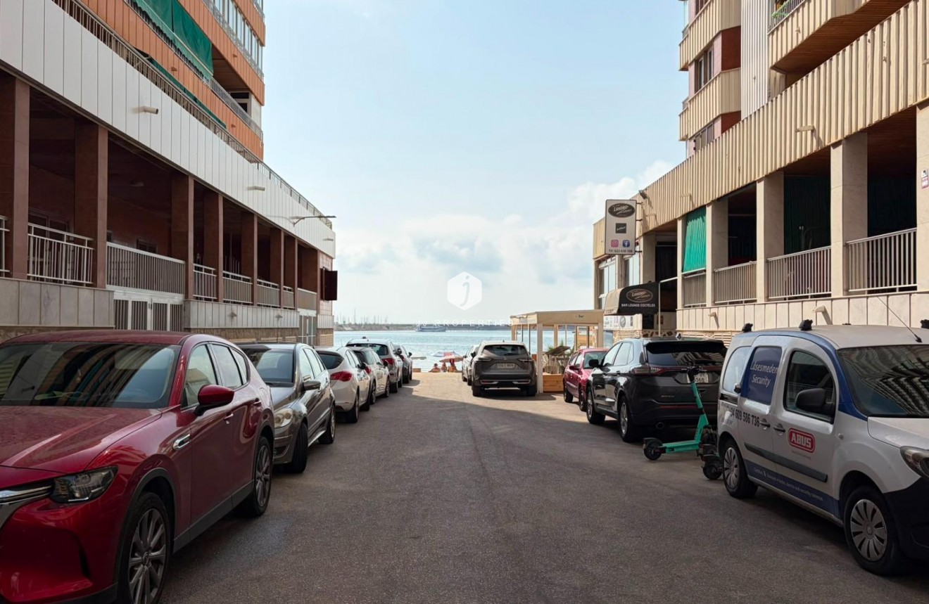 Tweedehands - Appartement / flat -
Torrevieja - Acequion