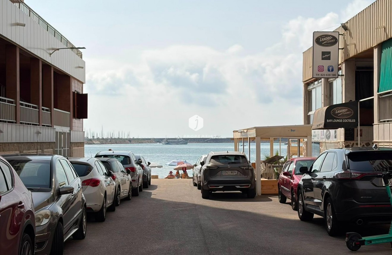 Tweedehands - Appartement / flat -
Torrevieja - Acequion