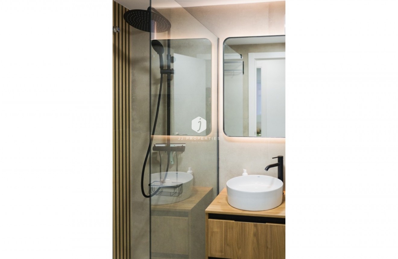 Resale - Apartment / flat -
Torrevieja - Costa Blanca