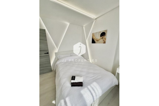 D'occasion - Appartement -
Torrevieja - Centro