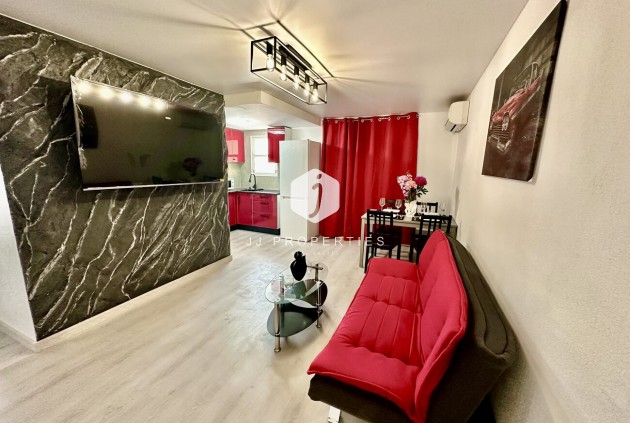 D'occasion - Appartement -
Torrevieja - Centro