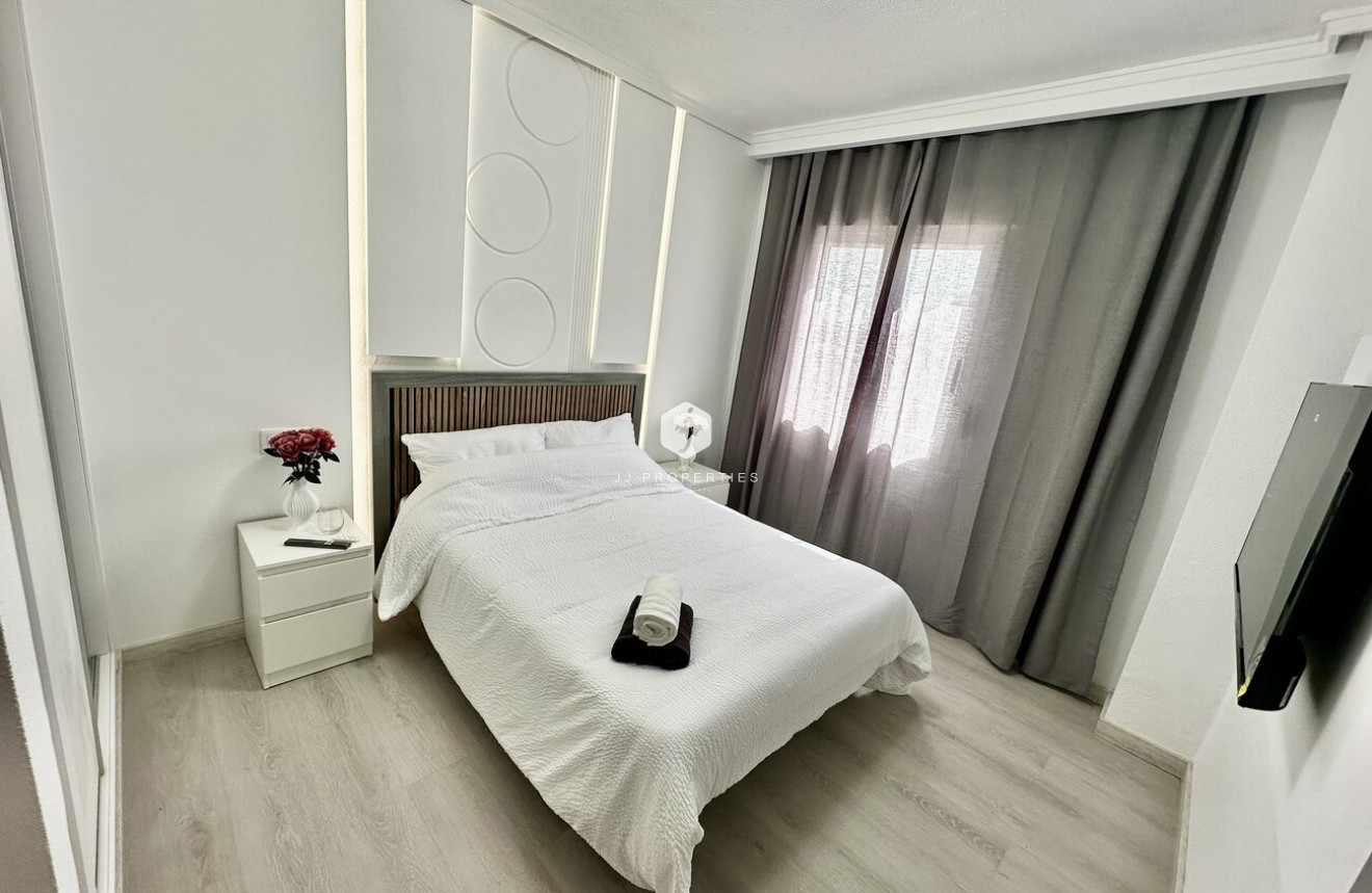 D'occasion - Appartement -
Torrevieja - Centro