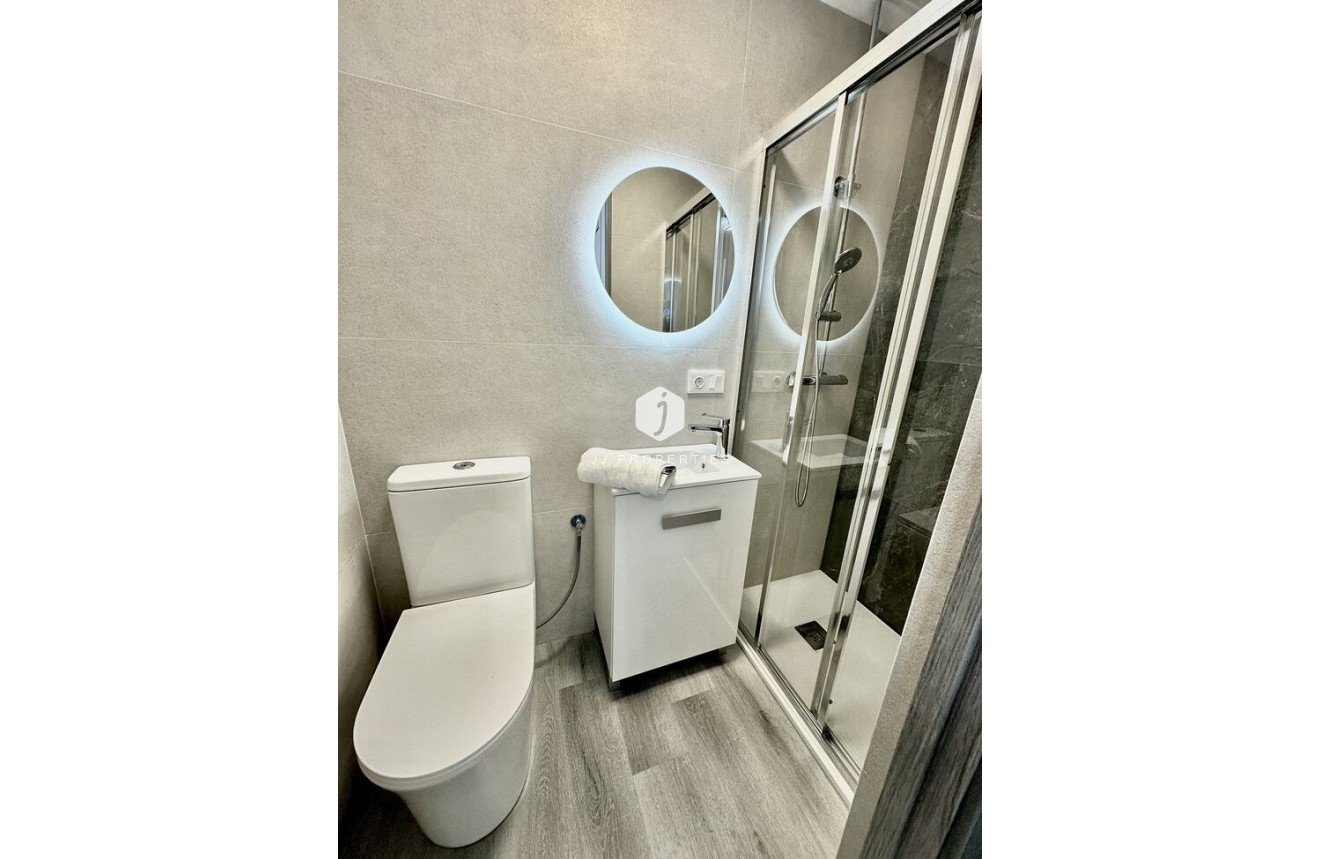 D'occasion - Appartement -
Torrevieja - Centro