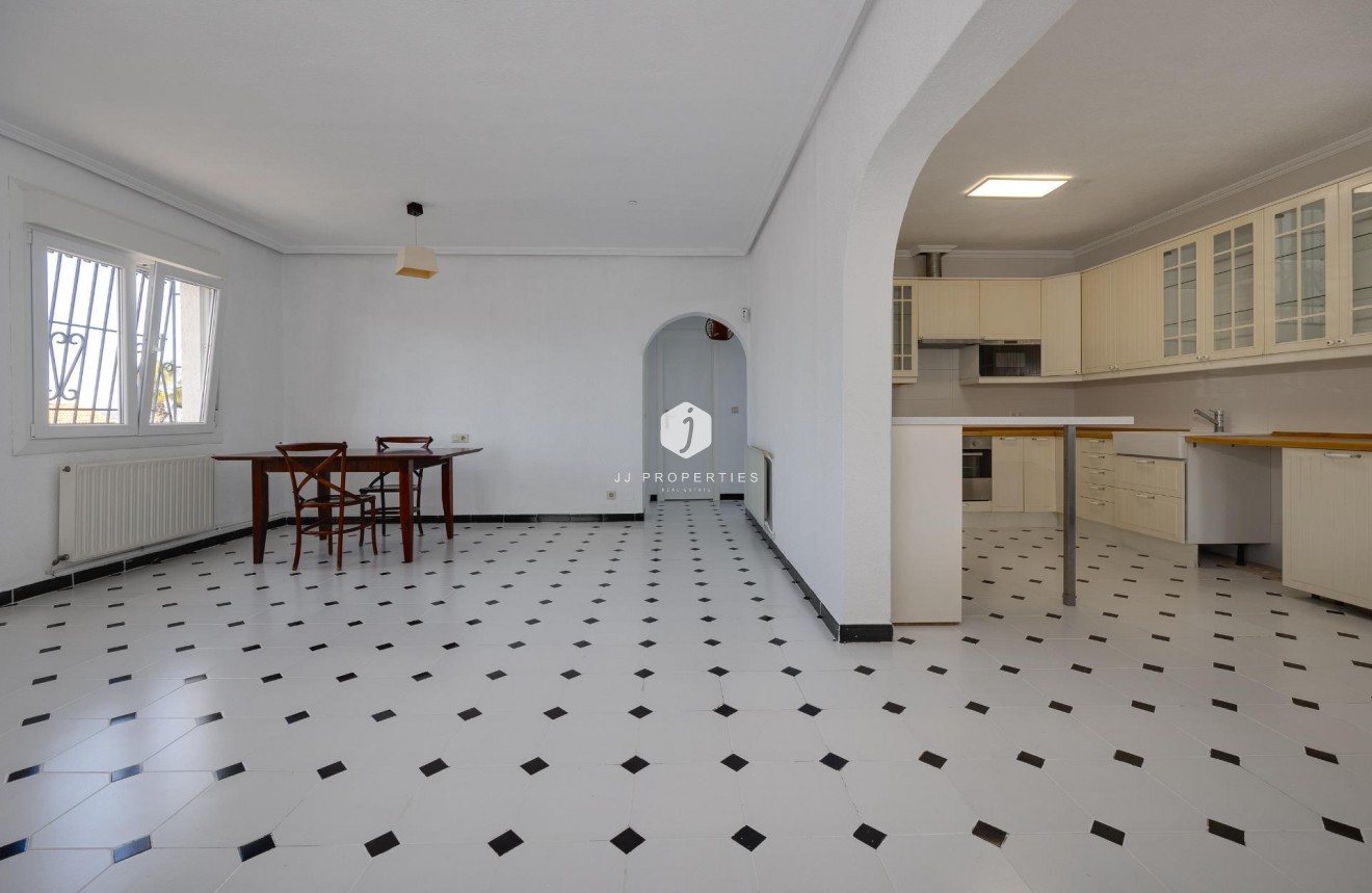 D'occasion - Villa -
Torrevieja - La Siesta - El Salado - Torreta