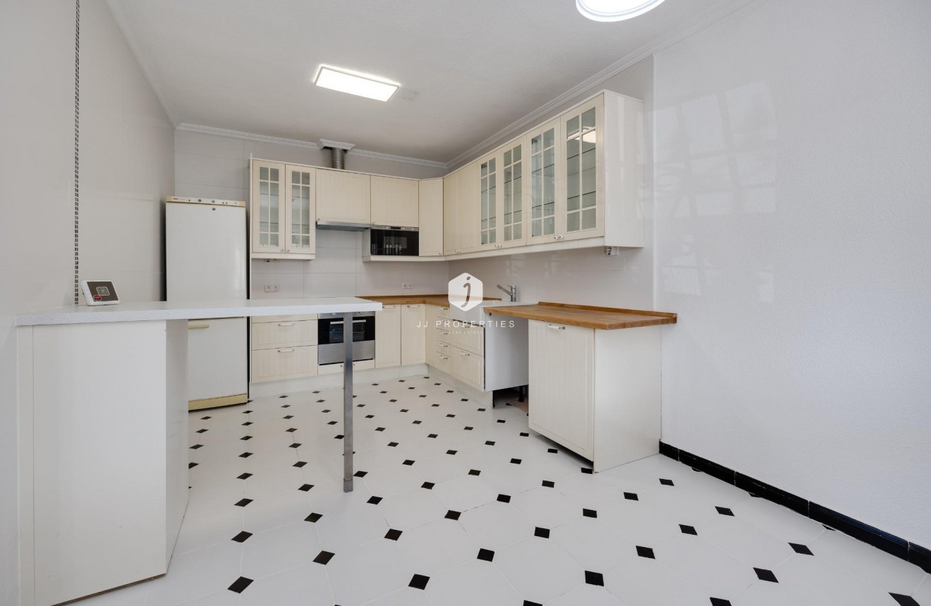 D'occasion - Villa -
Torrevieja - La Siesta - El Salado - Torreta