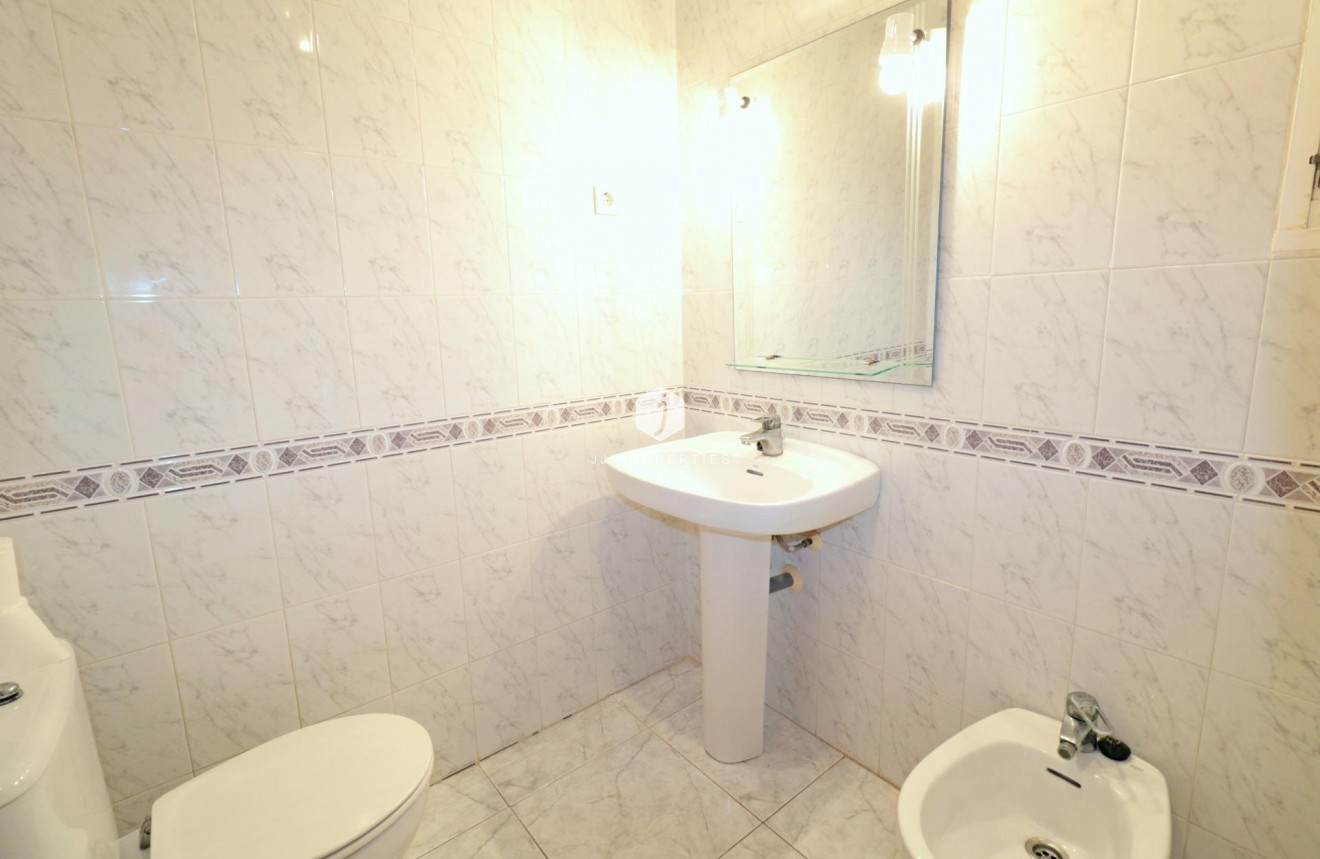 Tweedehands - Appartement / flat -
Torrevieja - Playa del Cura