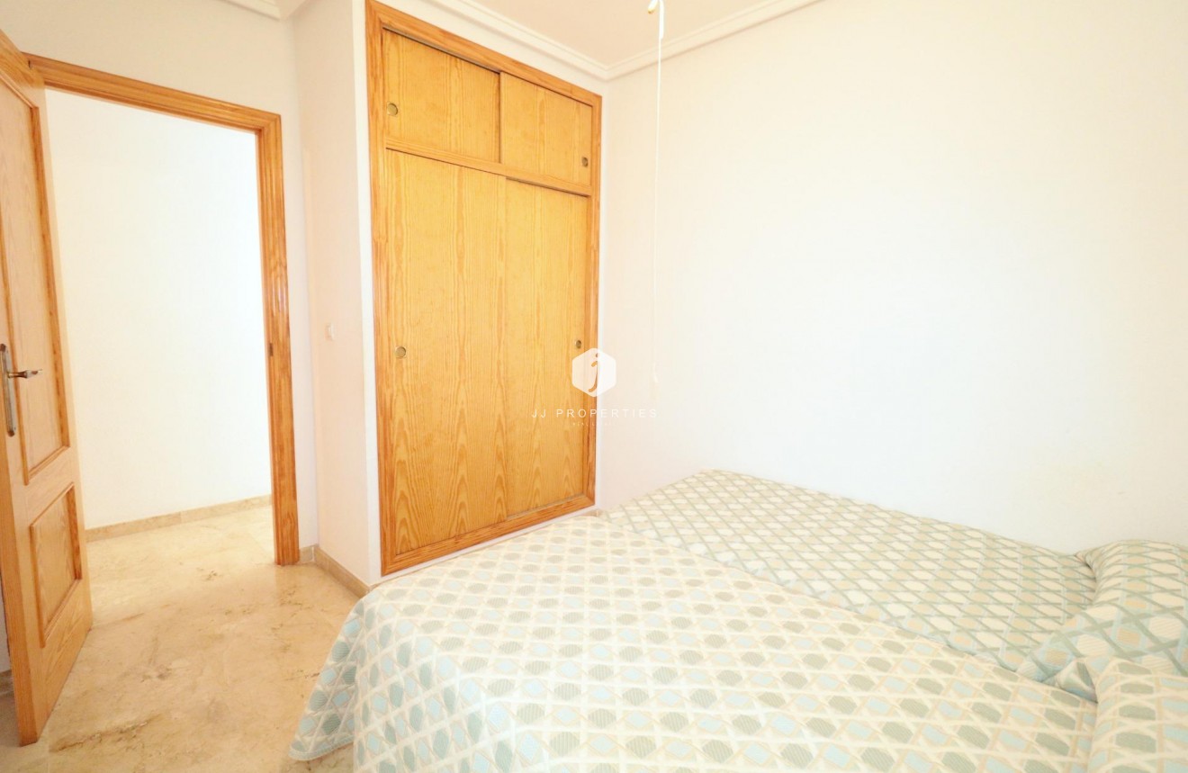 Tweedehands - Appartement / flat -
Torrevieja - Playa del Cura