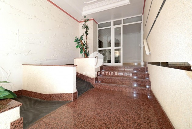 Tweedehands - Appartement / flat -
Torrevieja - Playa del Cura