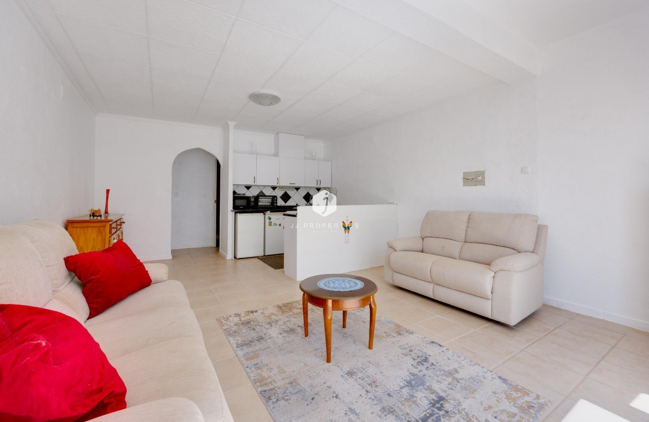 Z drugiej ręki - Szalet -
Torrevieja - La Siesta - El Salado - Torreta