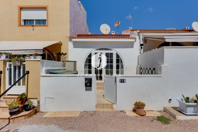 Z drugiej ręki - Szalet -
Torrevieja - La Siesta - El Salado - Torreta