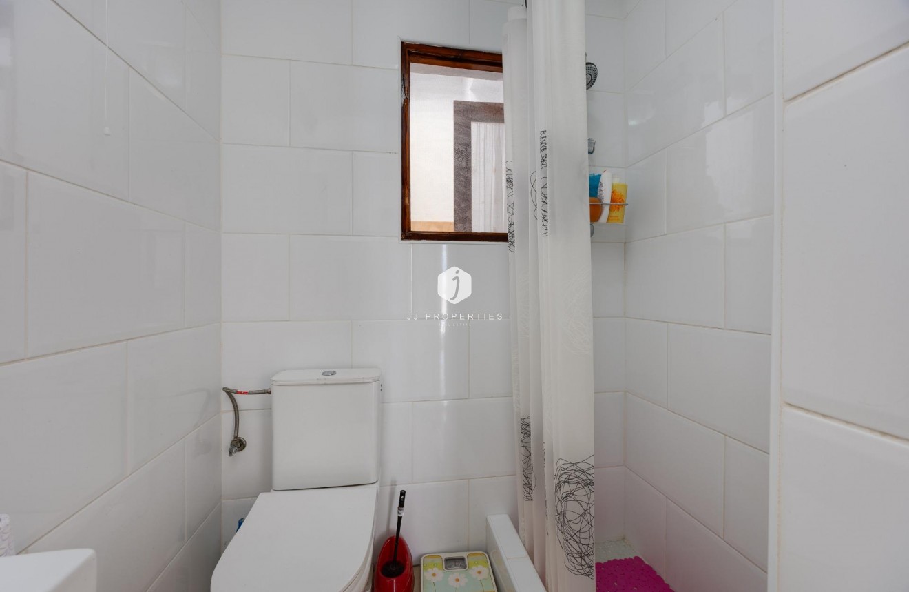 Z drugiej ręki - Szalet -
Torrevieja - La Siesta - El Salado - Torreta