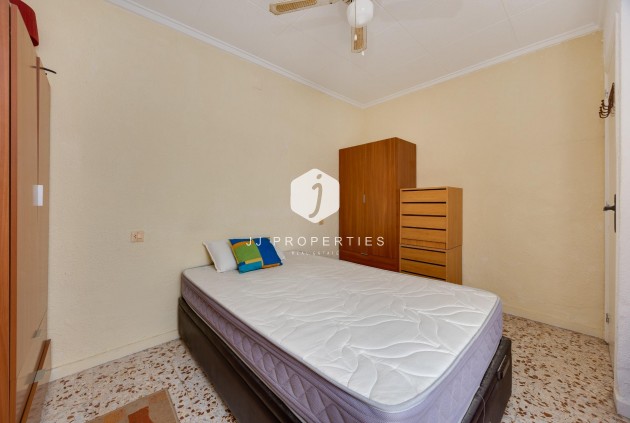 Z drugiej ręki - Szalet -
Torrevieja - La Siesta - El Salado - Torreta