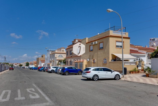 Z drugiej ręki - Szalet -
Torrevieja - La Siesta - El Salado - Torreta