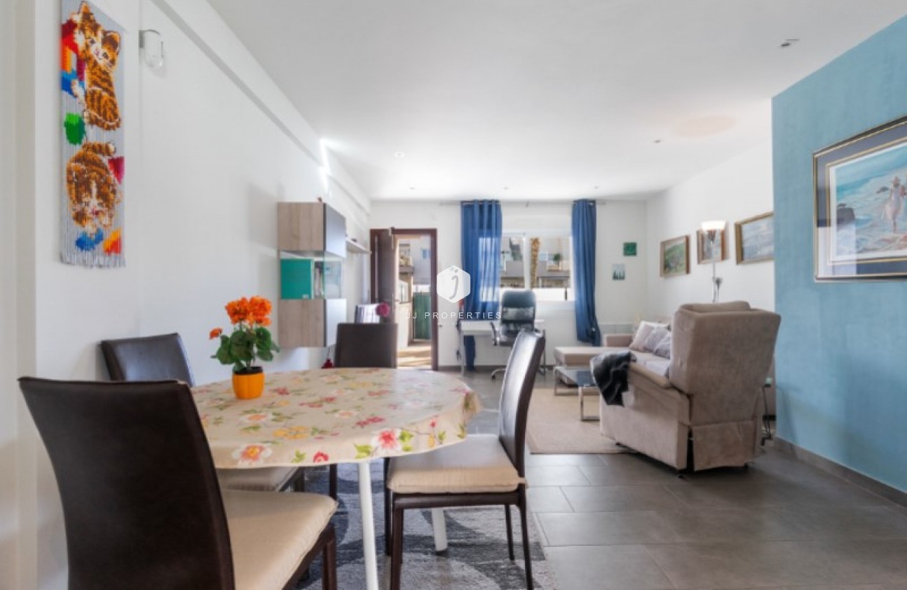 Resale - Apartment / flat -
Torrevieja - Costa Blanca
