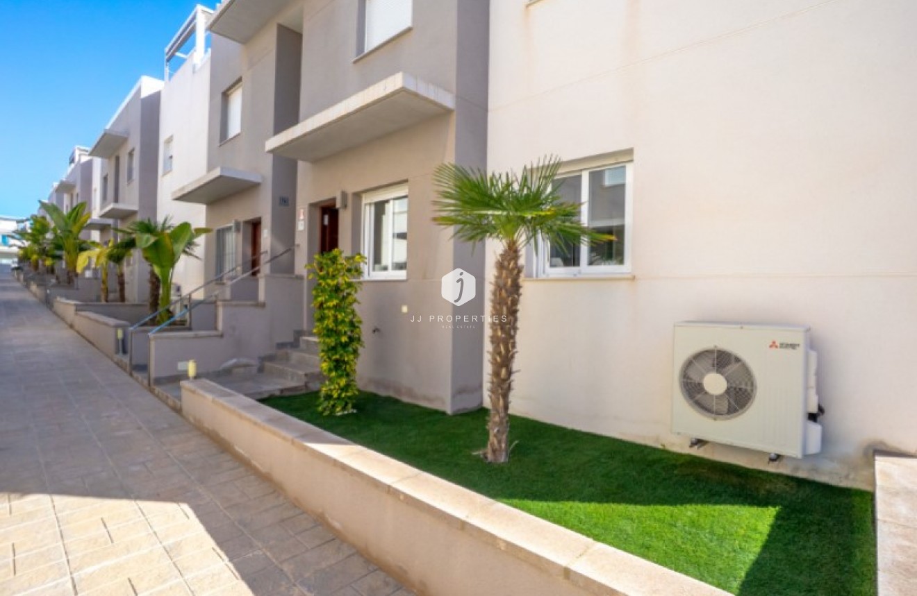 Resale - Apartment / flat -
Torrevieja - Costa Blanca