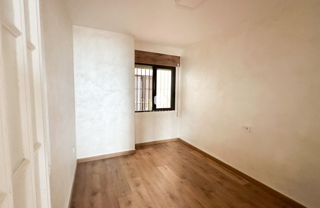 Resale - Apartment / flat -
Torrevieja - Costa Blanca