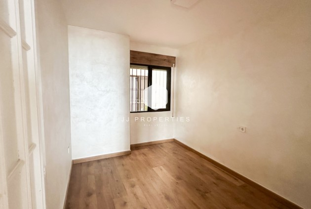 Resale - Apartment / flat -
Torrevieja - Costa Blanca