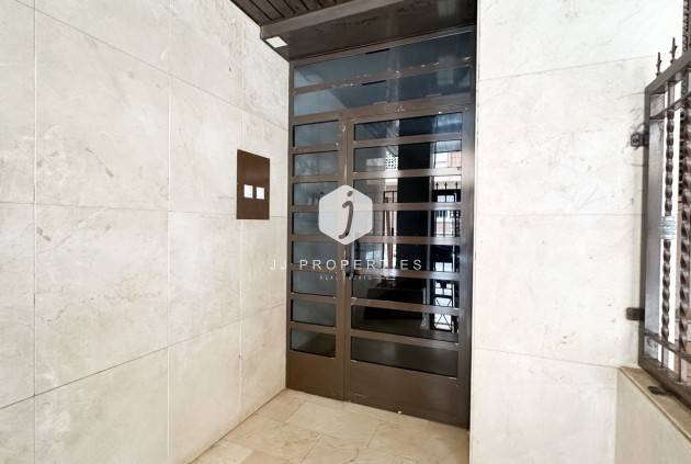 Resale - Apartment / flat -
Torrevieja - Costa Blanca