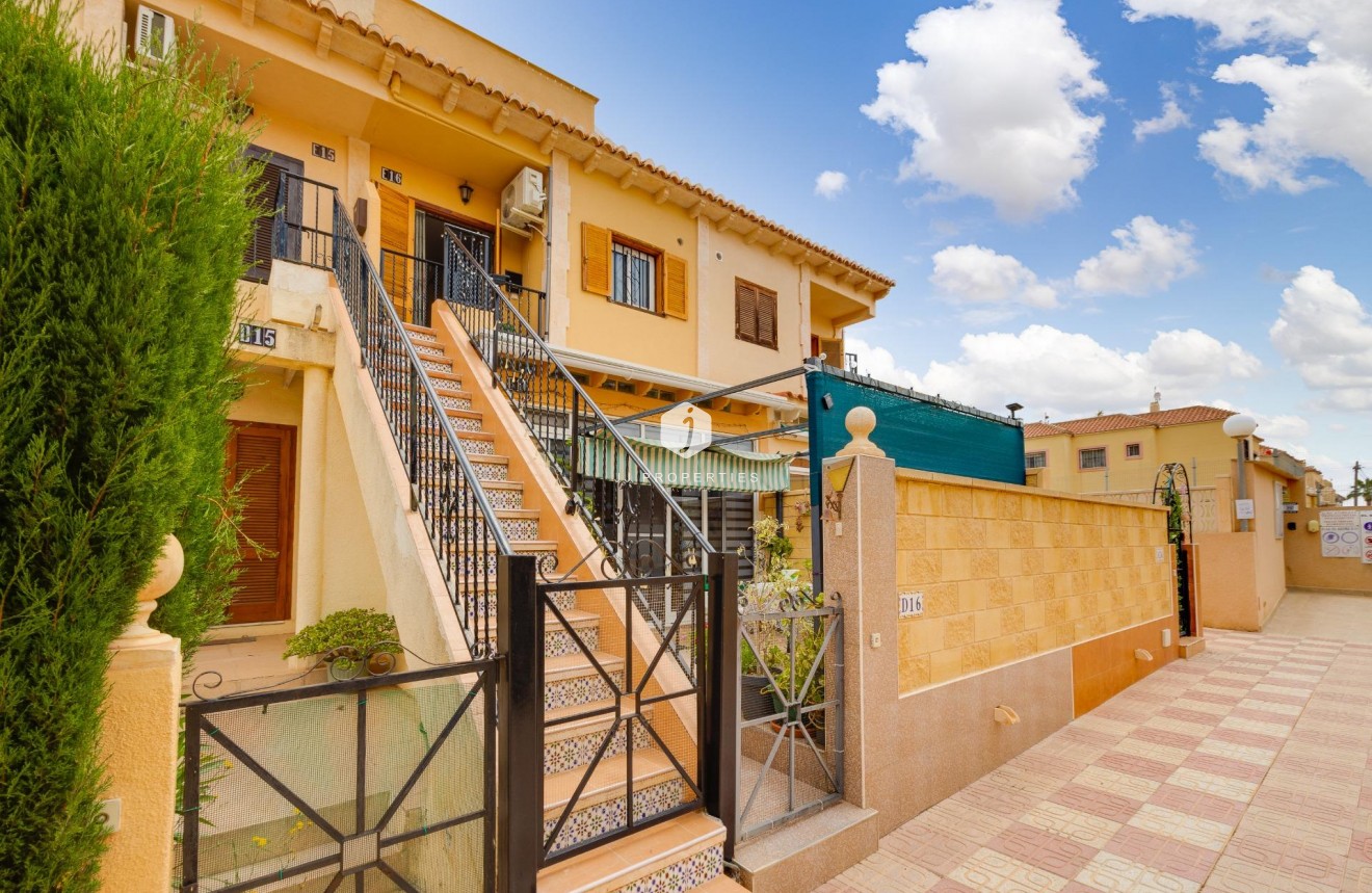 D'occasion - Bungalow -
Torrevieja - La Siesta - El Salado - Torreta