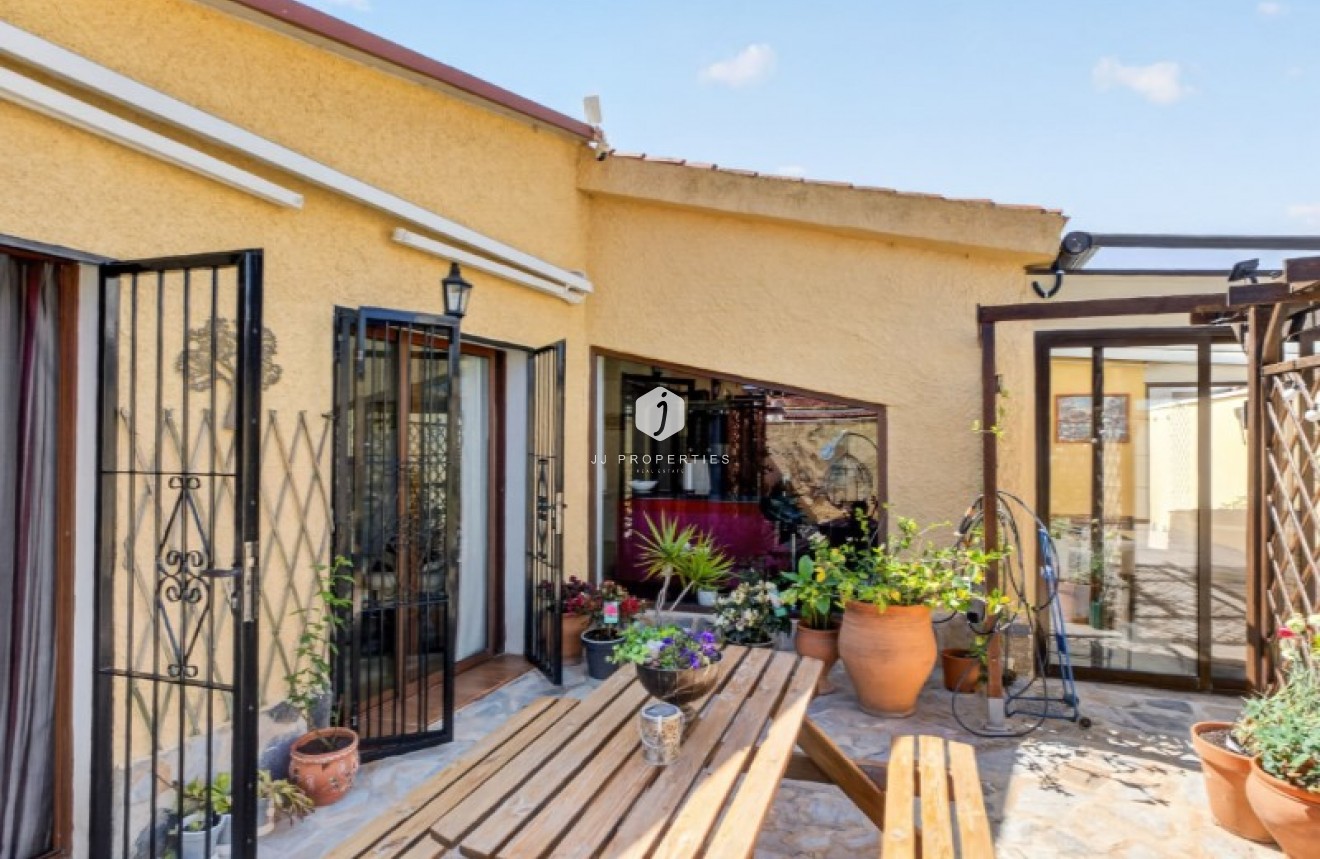 Aus zweiter Hand - Villa -
Torrevieja - Costa Blanca