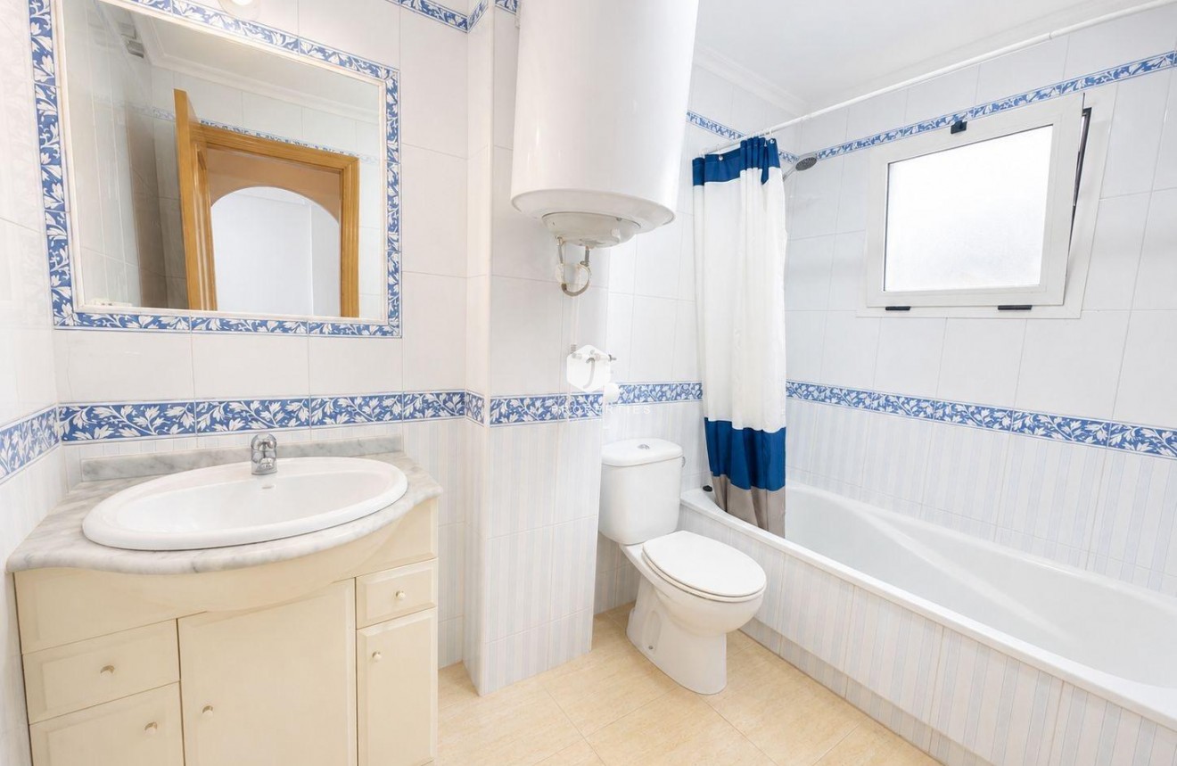 Aus zweiter Hand - Wohnung -
Torrevieja - Playa del Cura