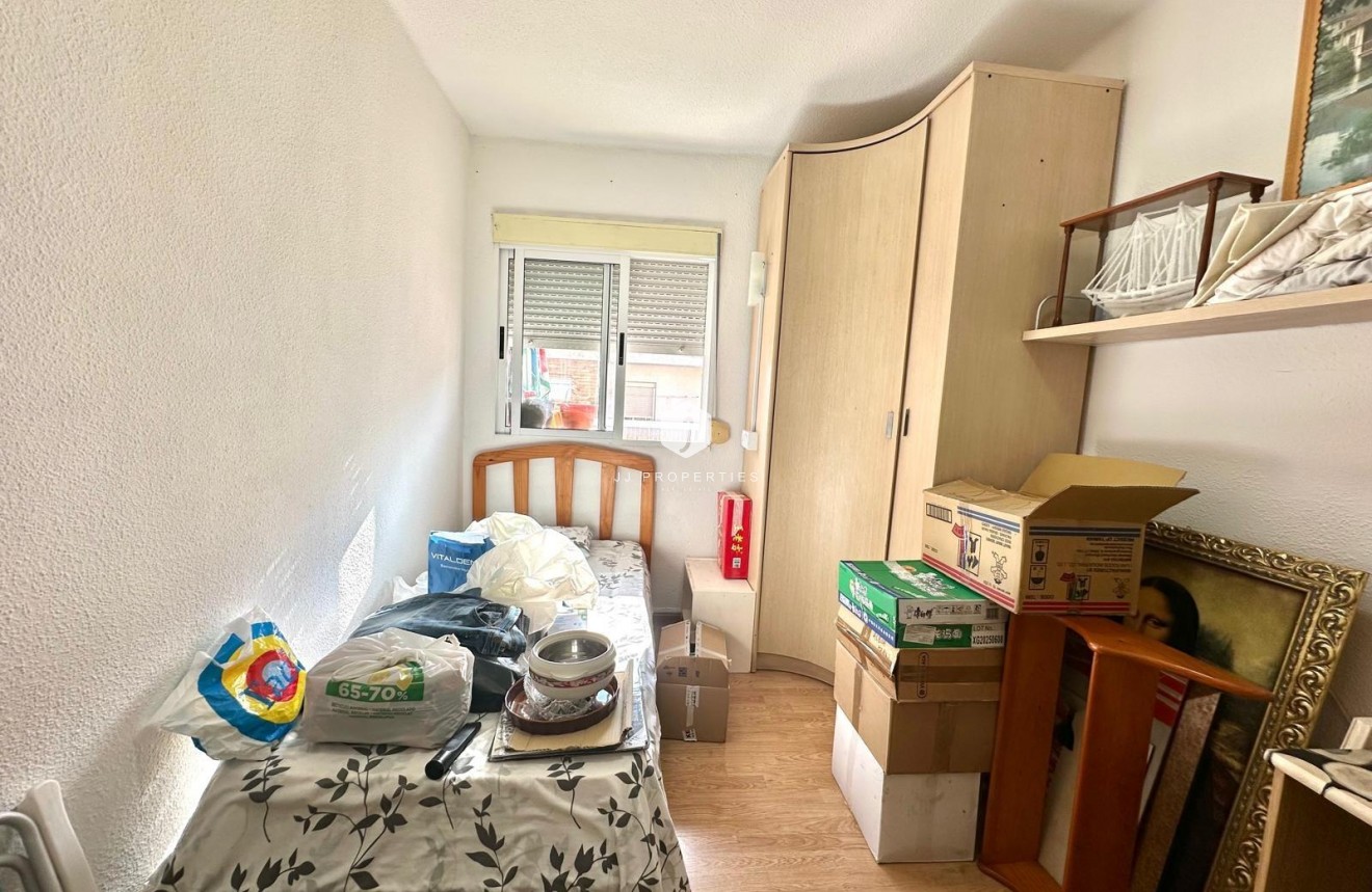 Aus zweiter Hand - Wohnung -
Torrevieja - Estacion de autobuses