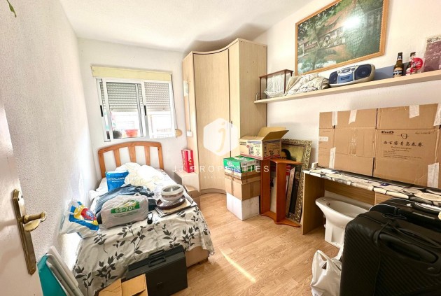 Aus zweiter Hand - Wohnung -
Torrevieja - Estacion de autobuses