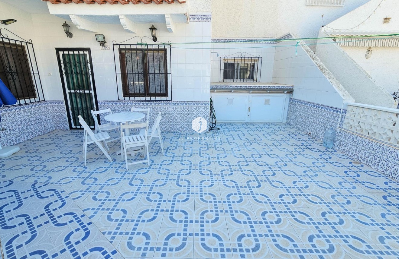 Resale - Bungalow -
Torrevieja - Torretas