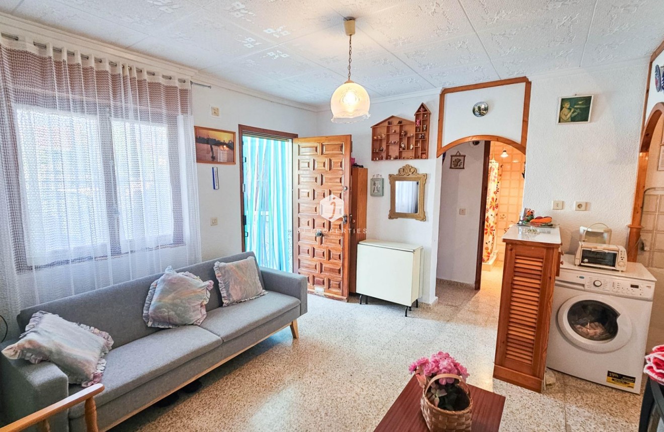 Resale - Bungalow -
Torrevieja - Torretas