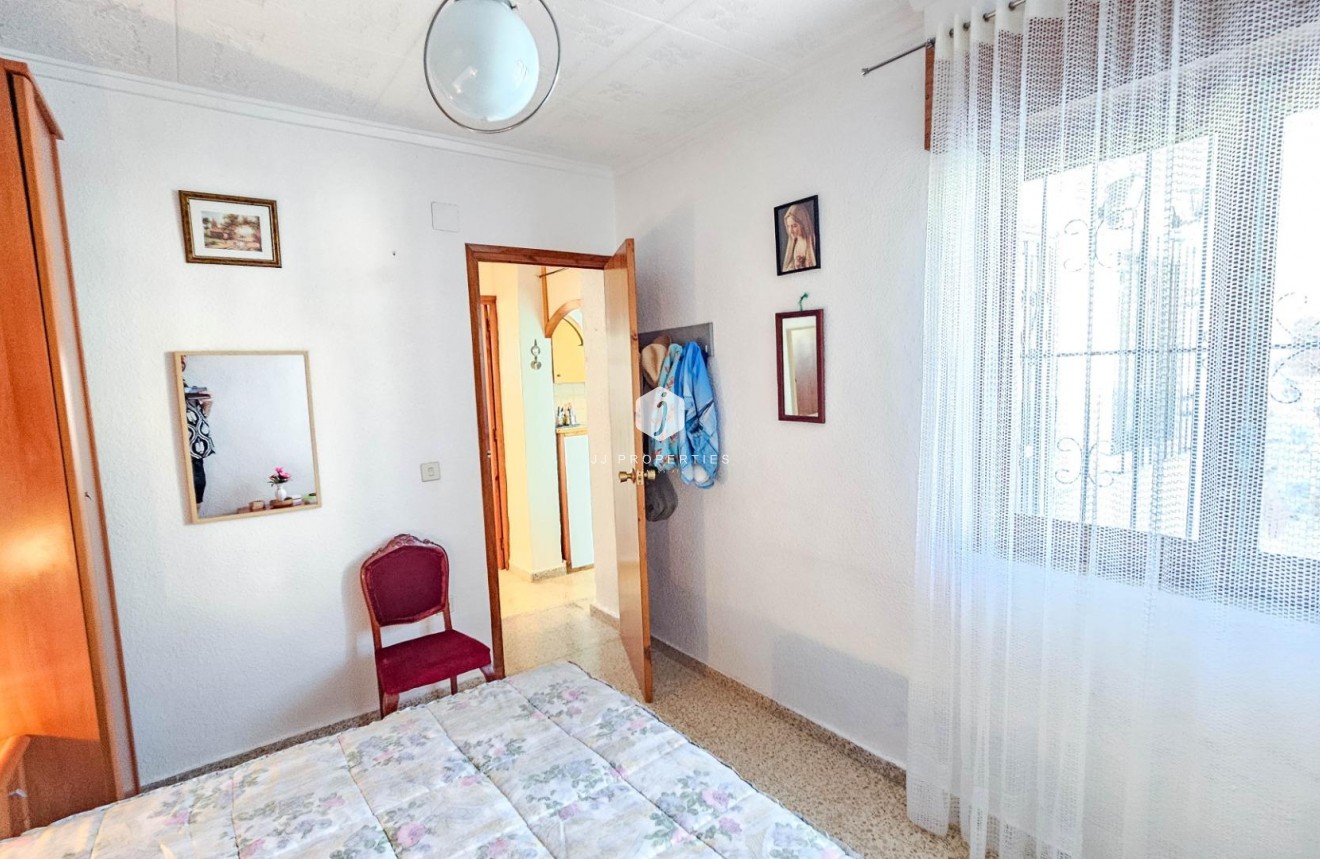 Resale - Bungalow -
Torrevieja - Torretas