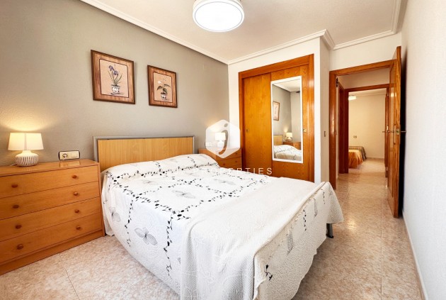 Resale - Bungalow -
Torrevieja - Costa Blanca