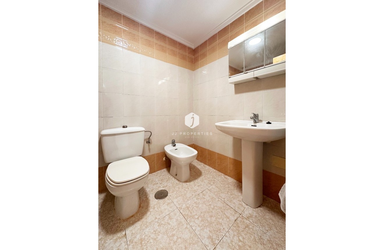 Resale - Bungalow -
Torrevieja - Costa Blanca