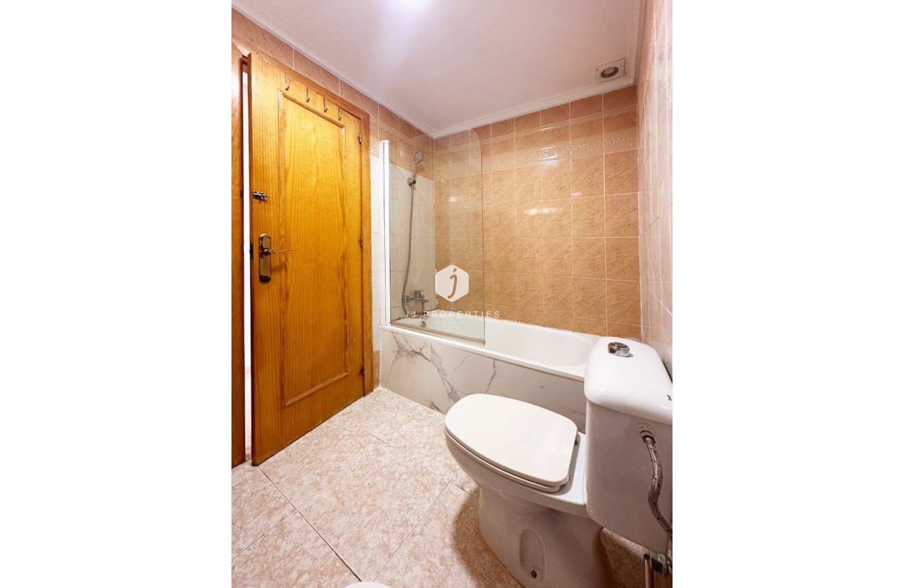 Resale - Bungalow -
Torrevieja - Costa Blanca