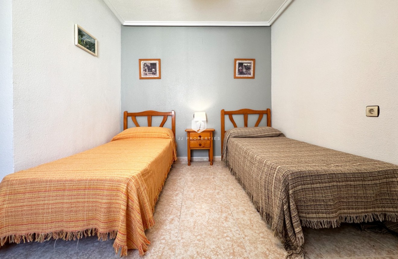 Resale - Bungalow -
Torrevieja - Costa Blanca